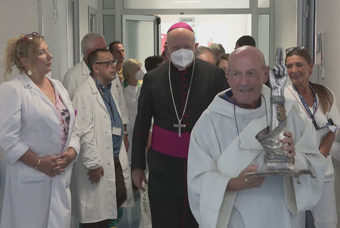 Salerno, reliquia del Braccio di San Matteo al Ruggi con Bellandi e il manager Verdoliva