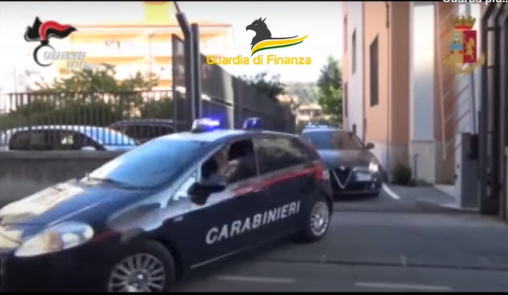 Scacco al clan Fezza-De Vivo: a Pagani comandavano le donne