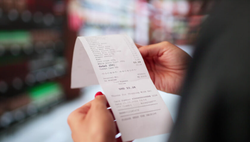 FERMATO ALL’USCITA DI UN NEGOZIO PER NON AVER PAGATO DELLE CARAMELLE: COSA RISCHIO?