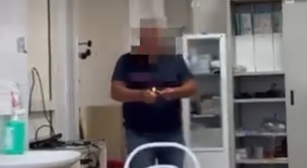 Centola, sospeso il medico della postazione di Palinuro immortalato in un video con un petardo