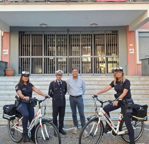 Nocera Superiore, Mobilità sostenibile e sicurezza urbana: consegnate al Comando della Polizia Municipale le nuove biciclette a pedalata assistita