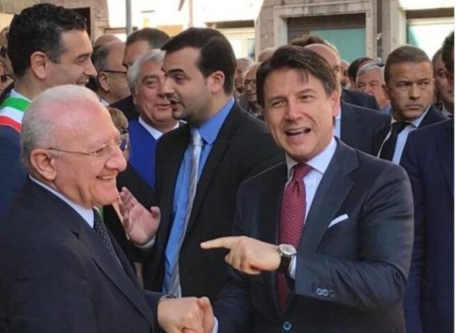 Sondaggio Bidimedia: in Campania Pd e 5 Stelle al 55%