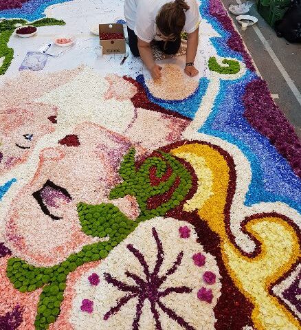 L’Infiorata di Casatori festeggia 30 edizioni di fede e tradizione.