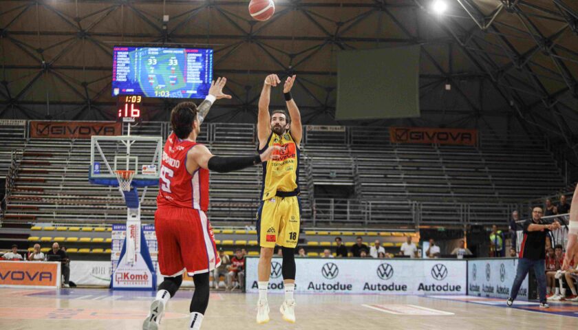 La Givova Scafati al PalaDozza, è big match con la Fortitudo Bologna