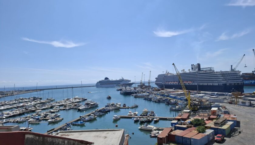 Salerno, due navi da crociera con 4mila turisti attraccano alla Stazione Marittima