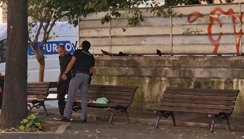 Salerno, senza fissa dimora espulso torna in piazza San Francesco