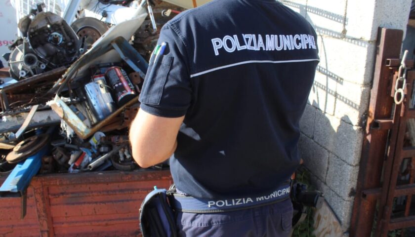 Officine abusive e rifiuti pericolose, ad Altavilla Silentina scatta il sequestro