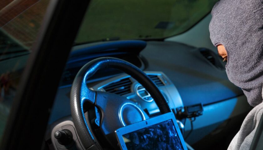 Salerno, furto in concessionaria: rubati 5 Suv, 3 sono stati ritrovati grazie al Gps. Caccia alla banda