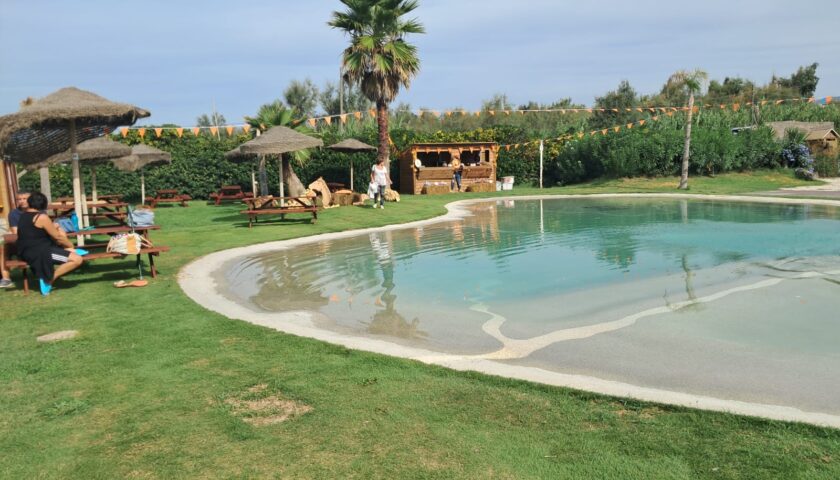 Il mare d’autunno diventa festa: è partita con il botto la seconda edizione di “Zukke’e” al Ke’e Beach di Pontecagnano Faiano