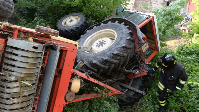 Olevano sul Fisciano, malore e incidente con il trattore: muore 82enne