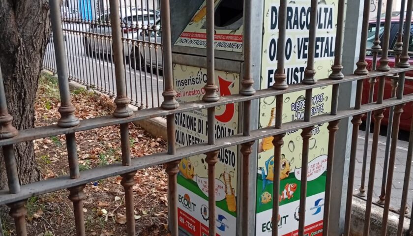 Salerno, riparato il contenitore che raccoglie olio esausto a La Carnale: era stato vandalizzato