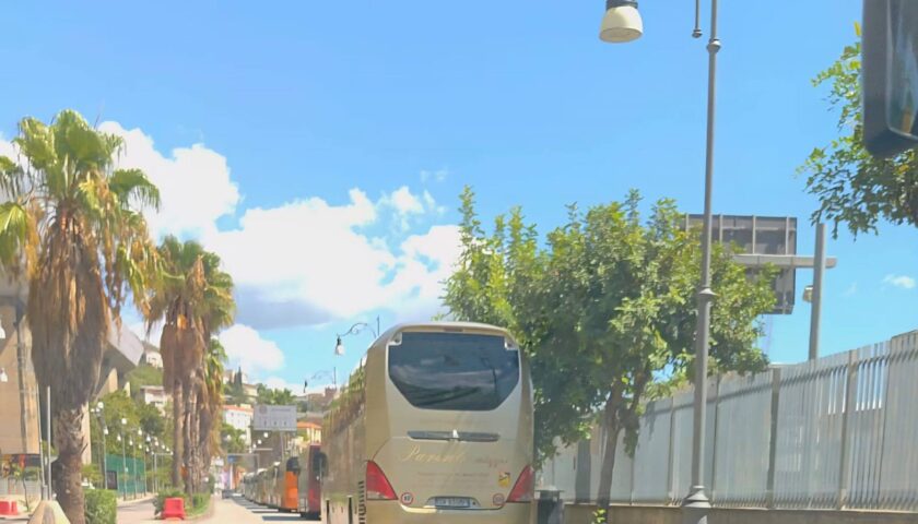 Salerno, la denuncia del consigliere Rino Avella: “via Ligea zona di anarchia e abbandono”