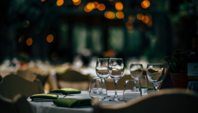 VOLEVO PRENOTARE UNA CENA ED HANNO CHIESTO GARANZIE COME SE VOLESSI ACQUISTARE IL RISTORANTE: MA E’ LECITO?