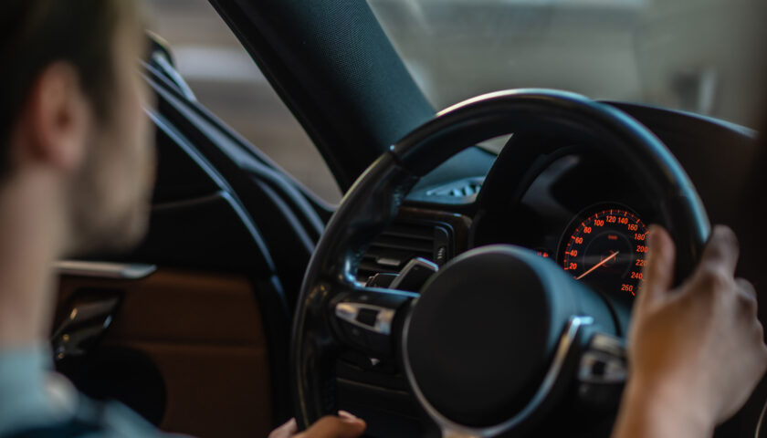 VOLEVO FARE IL DISINVOLTO GUIDANDO COME UN RUBACUORI: MA MI SONO BECCATO UNA MULTA!