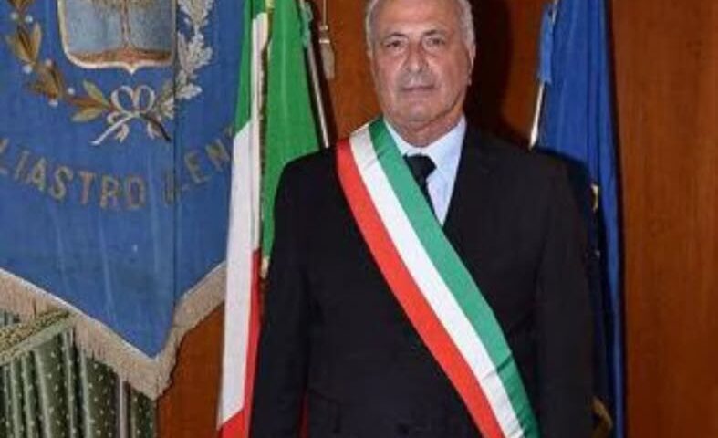 Minacce ad Apolito, il sindaco di Salerno: “Solidarietà contro un infame tentativo d’inficiare il servizio”