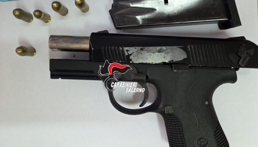 Scoperto con pistola clandestina 9×21 e proiettili: arrestato