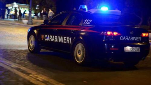 Salerno, lite a colpi di ombrelli tra due extracomunitari: caos in centro