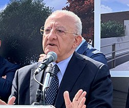 Piano di rientro nella Sanità, De Luca: “Chi impugna la decisione del Tar è nemico della Campania”