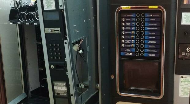 Battipaglia, furto ad Assoteatro: scassinati i distributori automatici e rubato soldi