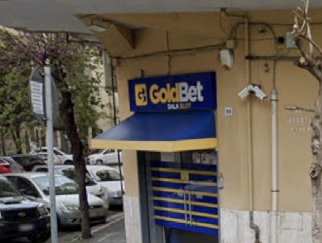 Salerno, rapina al centro scommesse con sequestro di persona a Pastena: due arresti