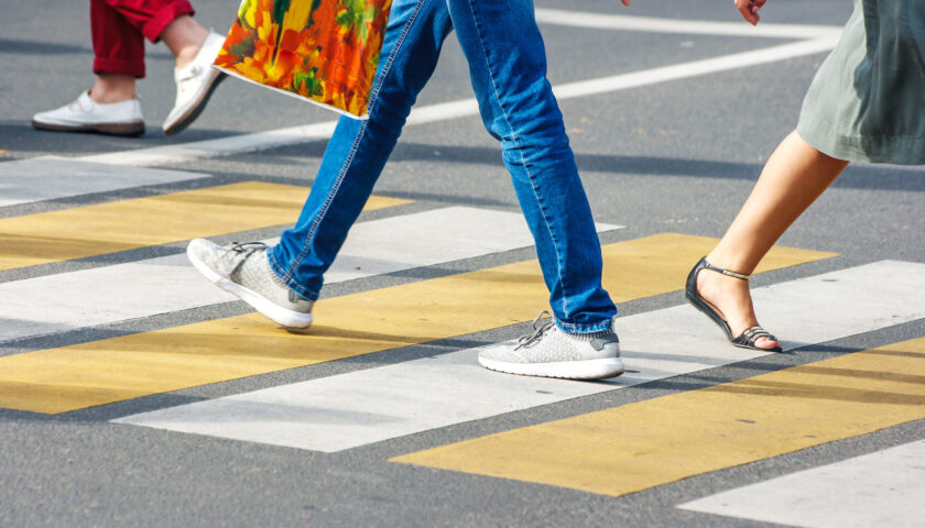 MI DICONO CHE IL CODICE DELLA STRADA INDICA OBBLIGHI ANCHE PER I PEDONI: MA È DAVVERO COSÌ?