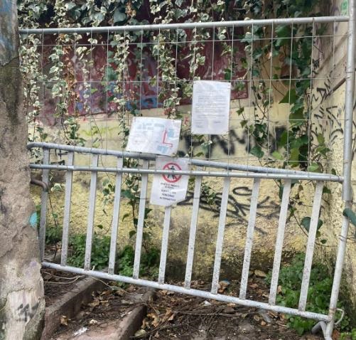 Salerno, smottamento del terreno tra via Vernieri e via Sichelgaita: chiuso il passaggio pedonale