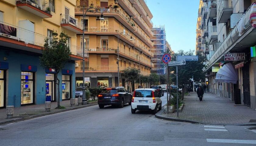Salerno, violenza e degrado: i residenti di Pastena e Torrione chiedono il ritorno di De Luca