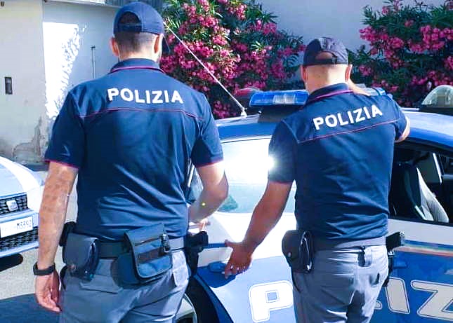 Salerno, arrestato in piazza Amendola parcheggiatore abusivo