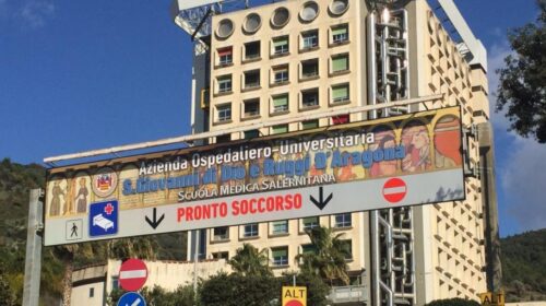 Salerno, incidente a Mercatello: centauro in codice rosso Salerno, incidente a Mercatello: centauro in codice rosso