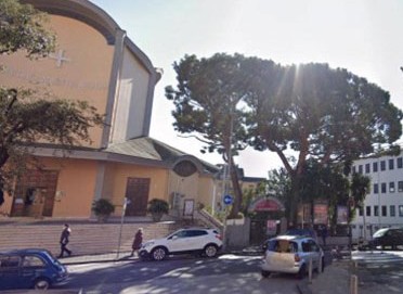 Malore in via Clark a Salerno, stamani l’ultimo saluto a Nikolai: la comunità di San Demetrio accanto al 64enne polacco