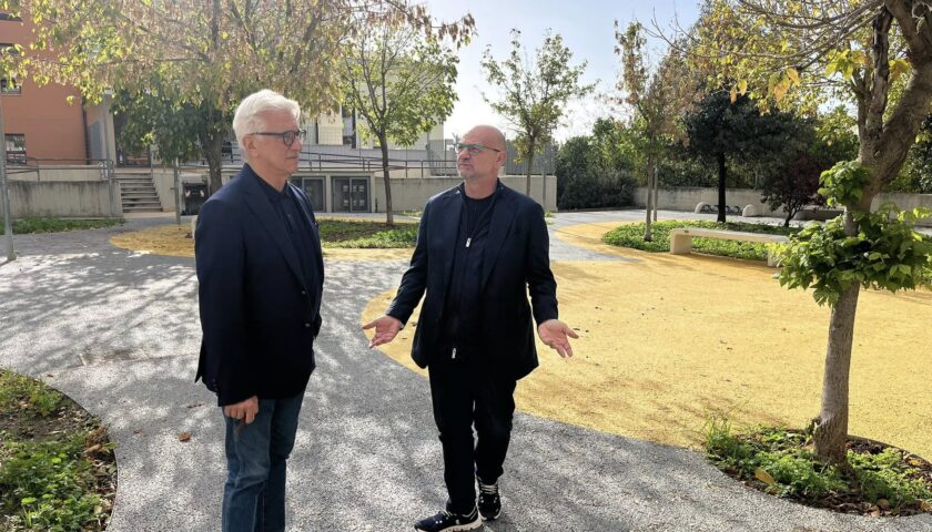 Salerno, sopralluogo di sindaco e assessore Loffredo a Sant’Eustachio: il “Villaggio dei Puffi” cambia volto