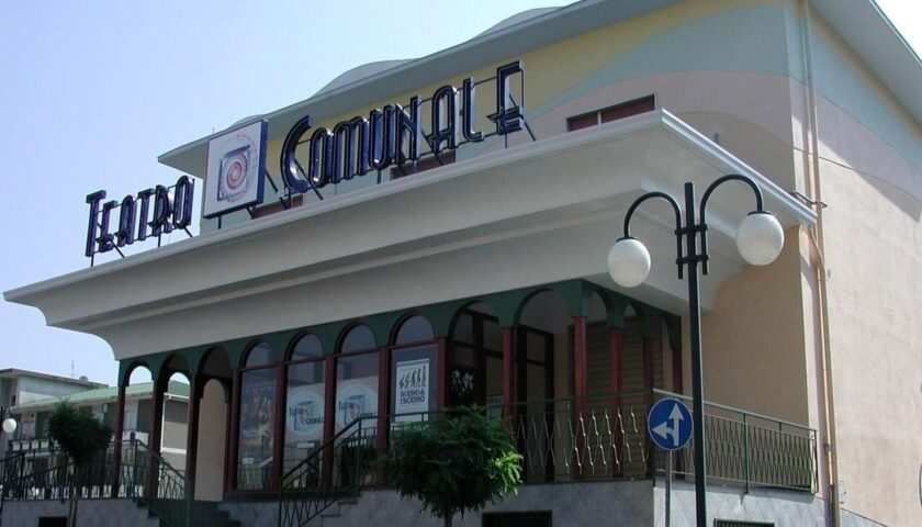 Mercato San Severino, da Ranieri a Lina Sastri: il teatro comunale apre la stagione con Andrea Sannino