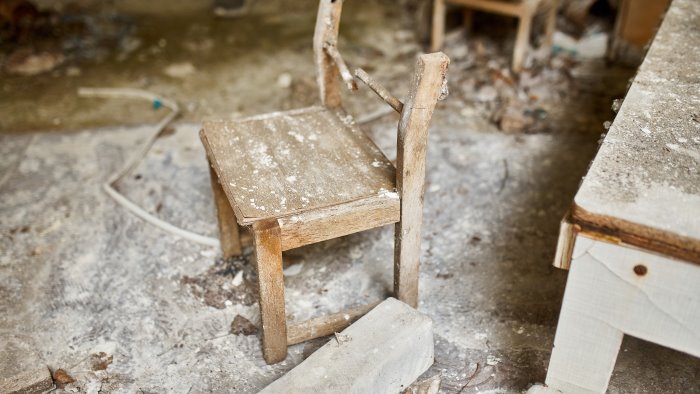 Salerno, 8 immigrati vivevano in un deposito di via Fusandola