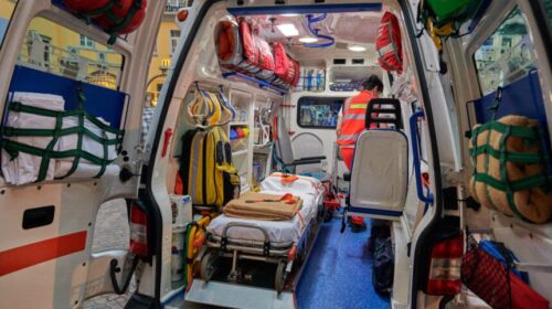 Salerno, tragedia in via Porto: precipita dal quinto piano e muore