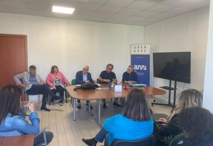 Eboli, mancato pagamento salario accessorio 2024: in agitazione i dipendenti Assi