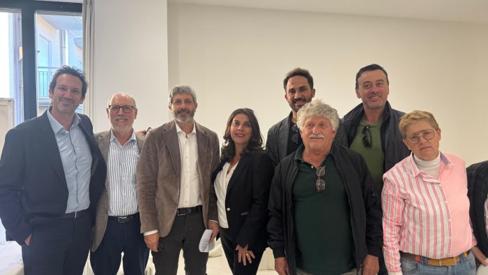 Ogliastro Cilento dice no al maxi impianto a biomasse, l’incontro con Fico