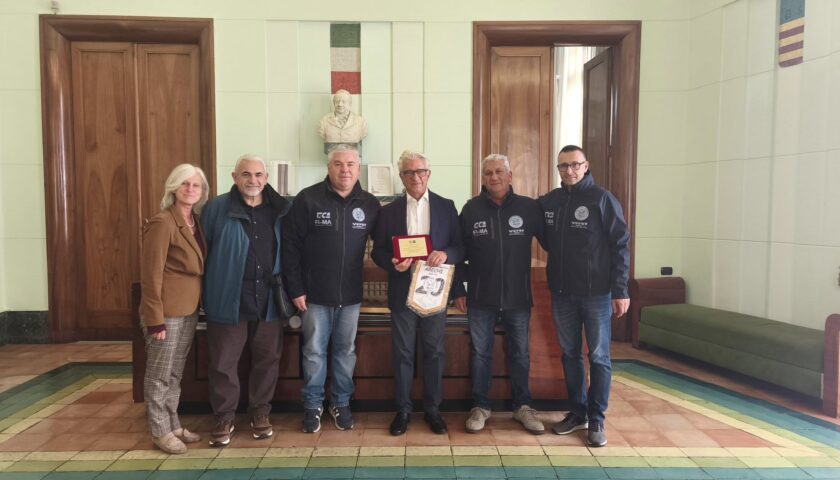 Salerno, il sindaco incontra i vincitori del campionato italiano per società di pesca con vanna da riva