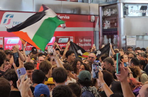 Scontri al porto di Salerno, Califano (FSP Polizia): “Ventina di agenti feriti, serve rispetto per chi tutela la città”