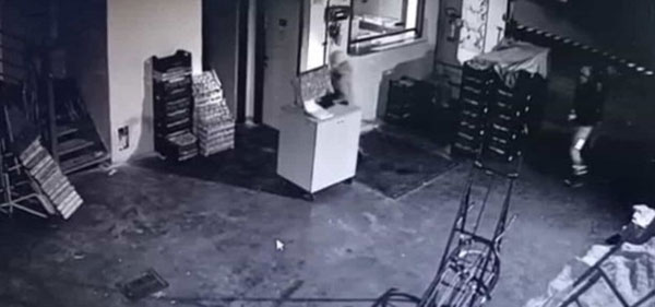 Salerno, banda armata rapina nella notte il centro agroalimentare