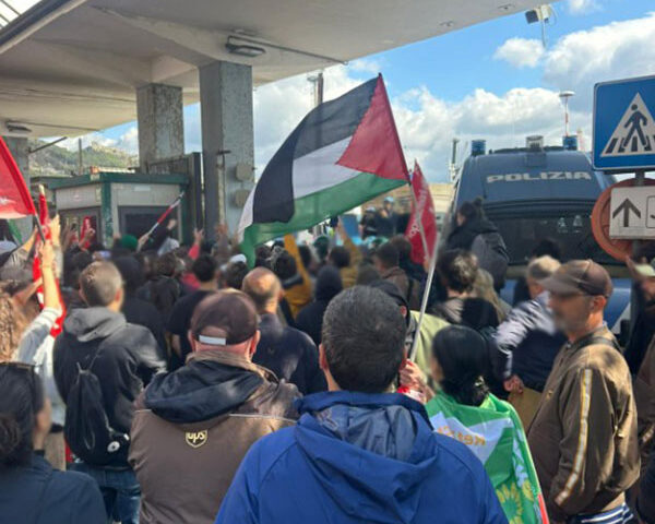 Salerno, tensione al porto dopo il blocco flotilla