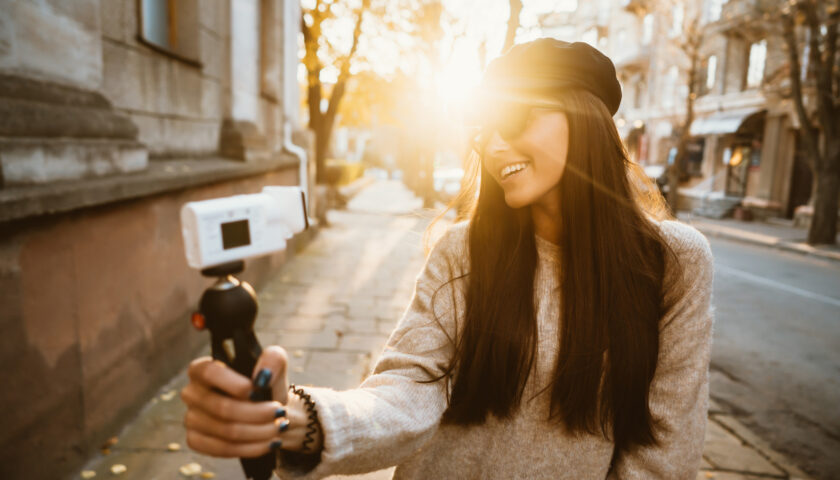 MA PERCHÉ GLI “INFLUENCER” POSSONO PUBBLICARE CIÒ CHE VOGLIONO SENZA NESSUN CONTROLLO?