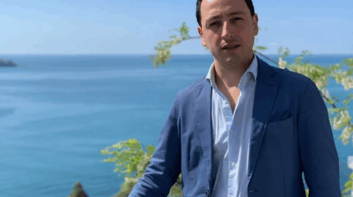 Il consigliere Serretiello denuncia: “Conti in rosso al Comune di Vietri sul Mare, 20 anni di cattiva gestione” Il consigliere Serretiello denuncia: “Conti in rosso al Comune di Vietri sul Mare, 20 anni di cattiva gestione”