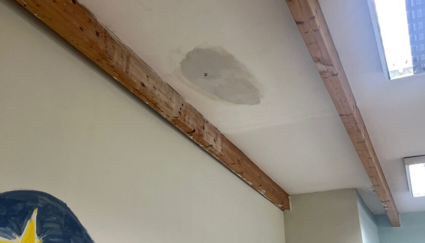 Scuole al collasso a Scafati: infiltrazioni d’acqua e degrado nei plessi. Grimaldi e Velardo del Pd incalzano il Comune