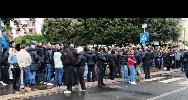 Campagna: lacrime e commozione per l’ultimo saluto a Gabriele ed Enrico