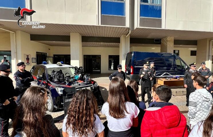  Giornata dell’Unità Nazionale e delle Forze Armate, il comando provinciale Carabinieri di Salerno apre le porte agli studenti