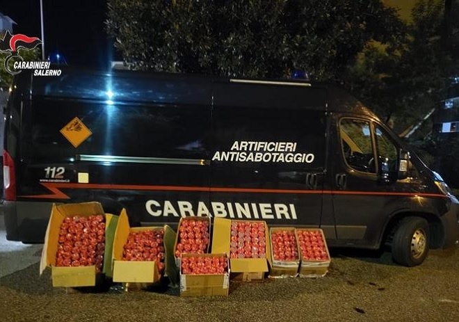 Montecorvino Pugliano, sequestrati 120 kg di fuochi proibiti: due nei guai