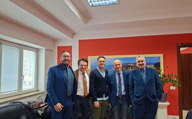 Confesercenti Salerno: “Natale, vicini ai territori e al commercio locale”