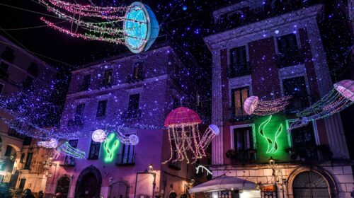Luci d’artista Salerno 2025: viaggia con Trenitalia Regionale