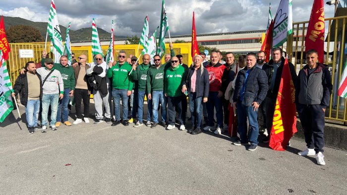 Ex Ilva, anche a Salerno lo sciopero dei lavoratori: “Futuro a rischio”