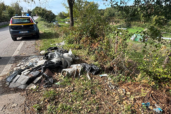 Giffoni Valle Piana, lastre di amianto lungo la Provinciale 196